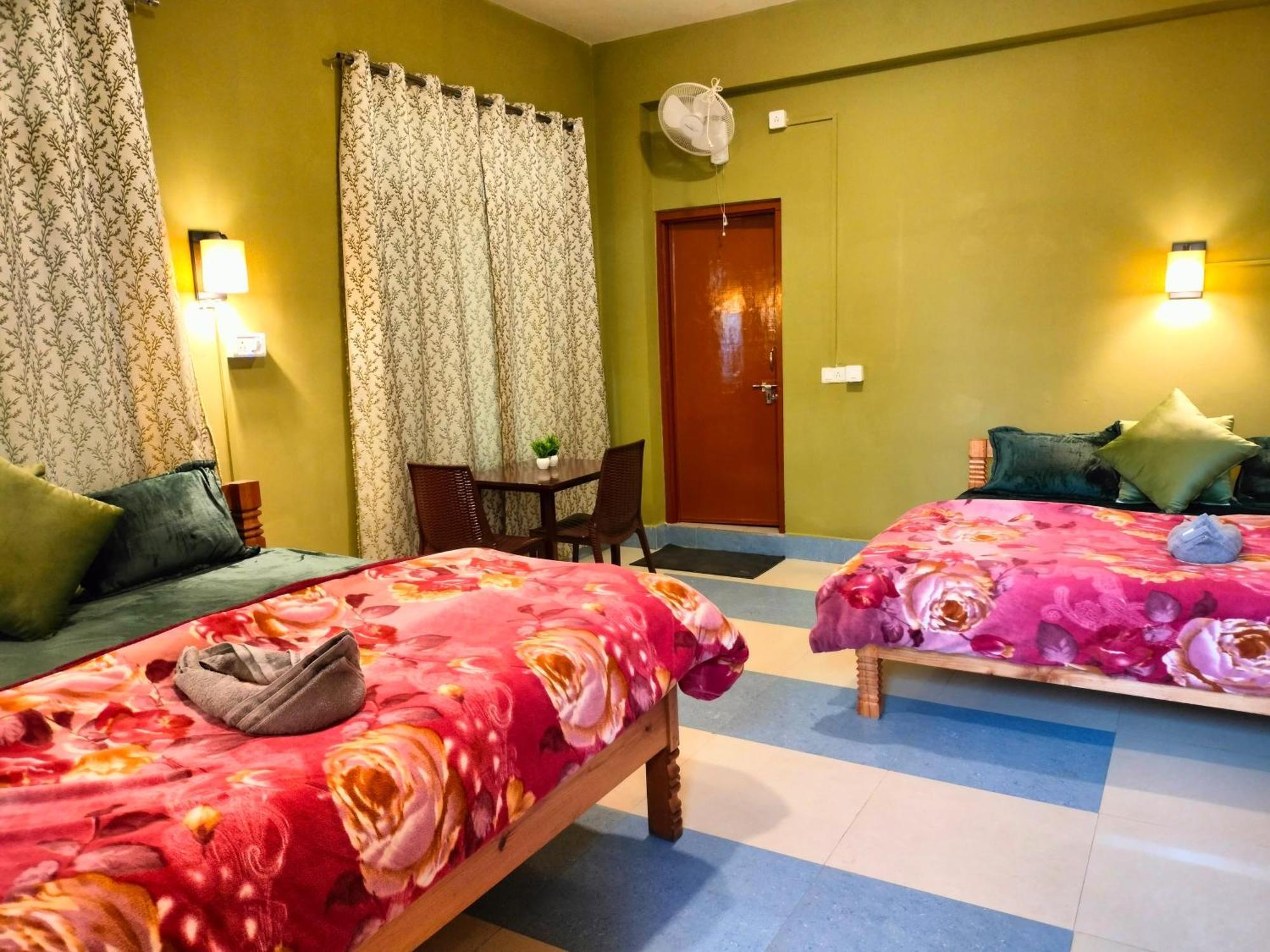 The Alpine Vista Hotel Almora Ngoại thất bức ảnh