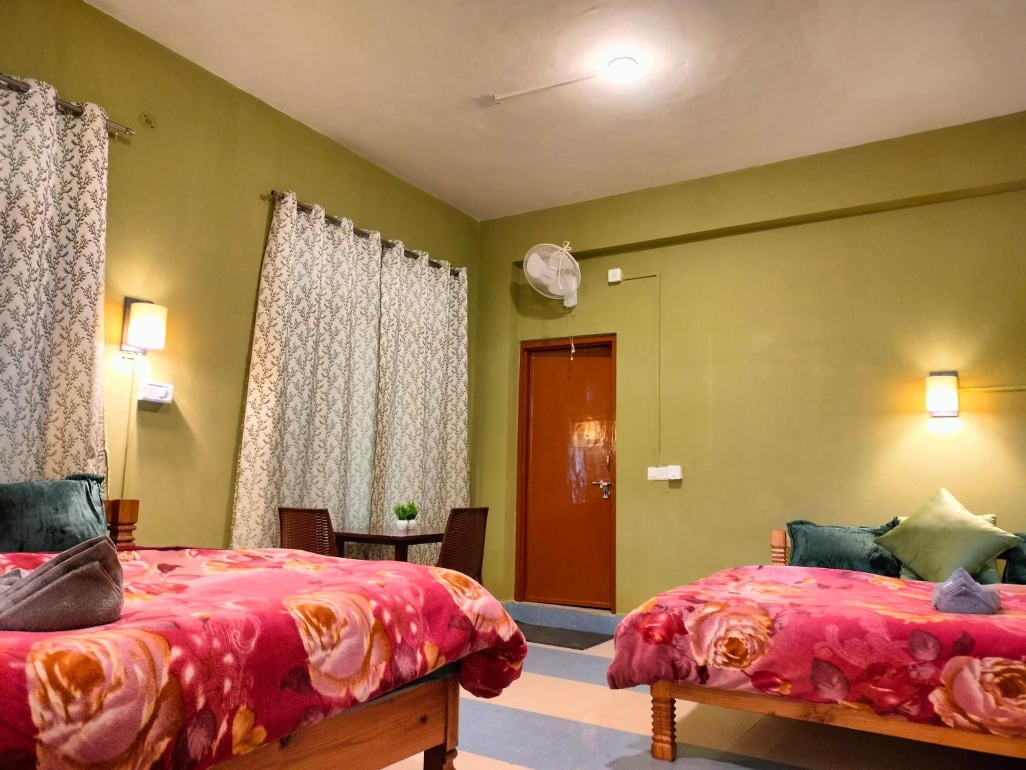 The Alpine Vista Hotel Almora Ngoại thất bức ảnh